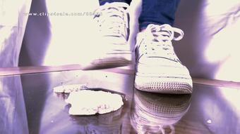 Tramplegirls Shoejobs and Cockcrush - A Crushing Dream In Nike Air Sneakers - Egg And Food Crush, Upskirt Pov And Underglass Views - Sneakerfetish