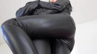 Umiliati offesi - italian story - The Unforgettable Encounter! #2 (Fetish Clothing)