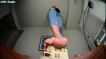Amateur soles giantess and footjobs - New Model! German Milf! Crushes Your Home! - Mp4