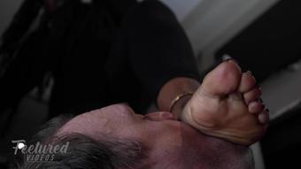 Feetured Videos - Lick The Sweat And Stink Off My Feet