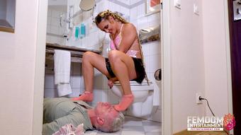 FEMDOMSQUAD Video Store - I Dominate The Slave Under My Feet In The Hotel Toilet Room ( Foot Domination With Queen Marie Mueller ) - 4K Uhd Mp4