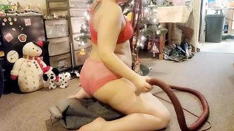 Illianna - Vacuuming- Prechristmas Party