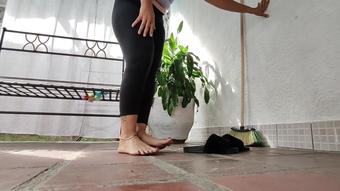 Goddess Foot Fetish - Scratching And Scratching My Feet (3)
