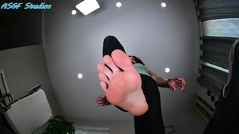 Amateur soles giantess and footjobs - Giant Latina Goddess Will Crush Your Little City! - Mp4