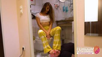 FEMDOMSQUAD Video Store - I Humiliate My Human Toilet Mat Under My Feet ( Foot Domination With Queen Marie Müller ) - 4K Uhd Mp4