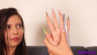 Bratty Feet Club - Ultimate Hand Fetish - 4K Mp4