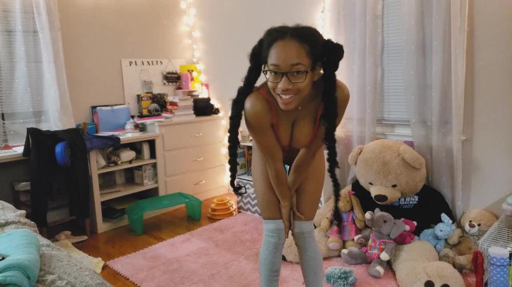 Blaire Monet Valentines Day Striptease Amp Blowjob
