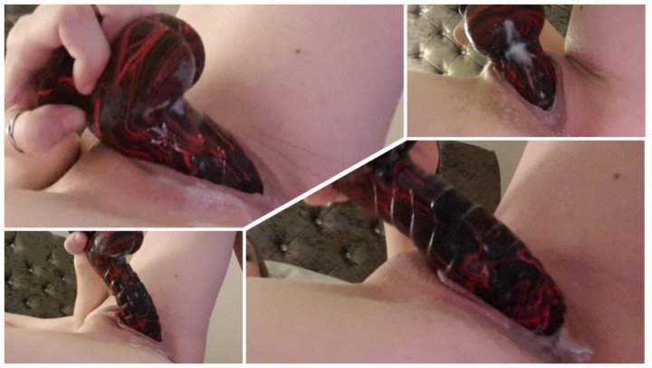 Lexi Snow Juicy Pussy Gets Fucked By Dildo