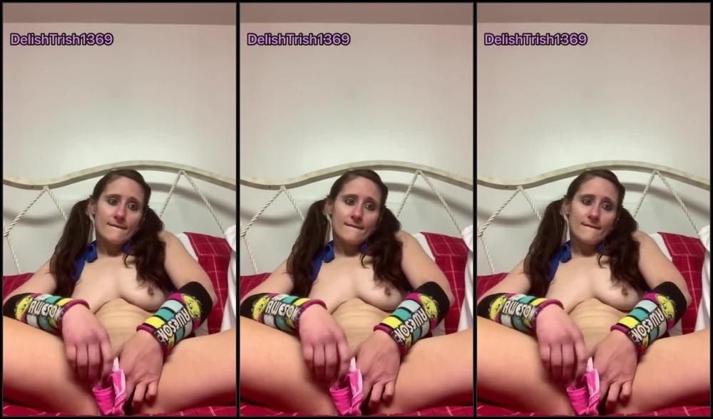 Tease You Or Play With Her Pussy Tough Decision For Delishtrish  09.12.2020
