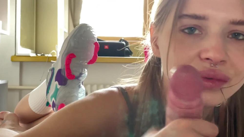 I Put On My Best Sneakers For A Blowjob - 1080P