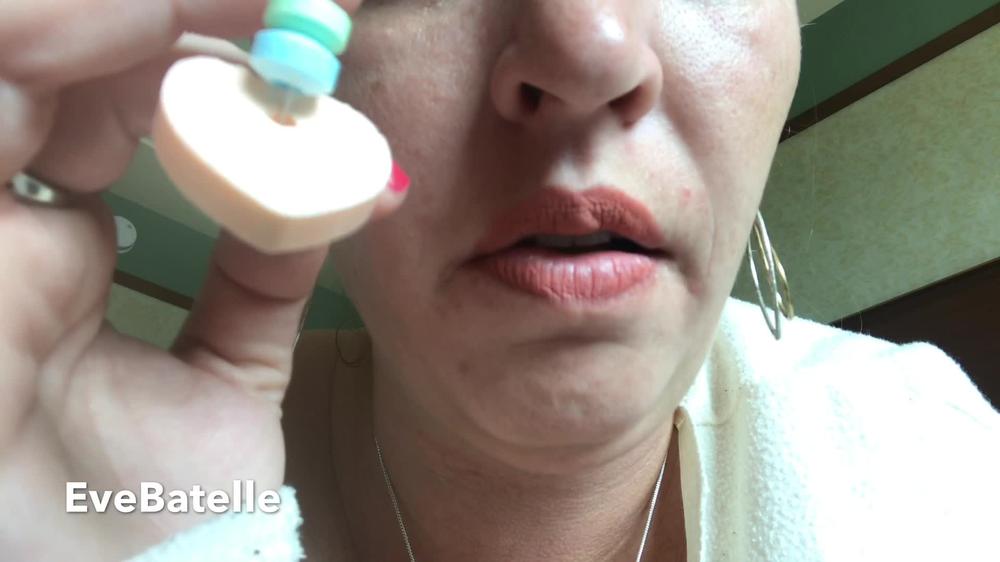 Eve Batelle Asmr Candy Necklace Biting And Crunching