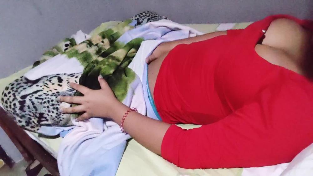 I wake up at 4 am I masturbate deliciously. Just touching my pussy I had a great orgasm
