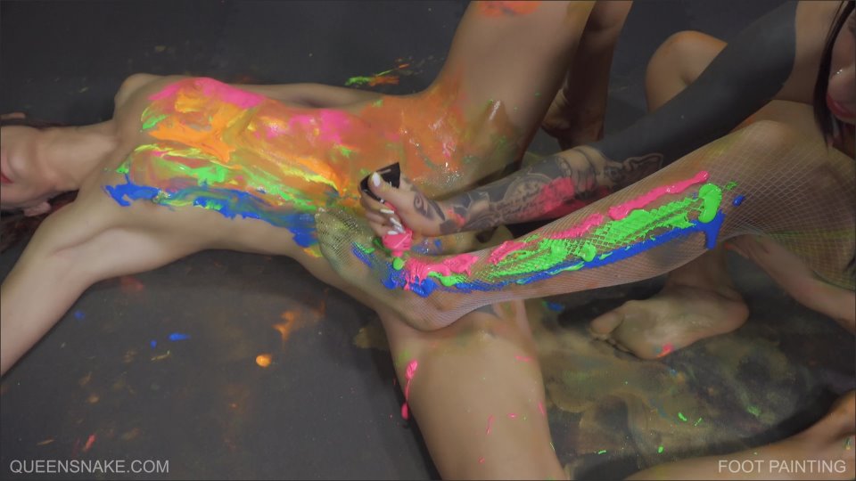 2019-08-24-Qs-Jessica-Foot-Painting