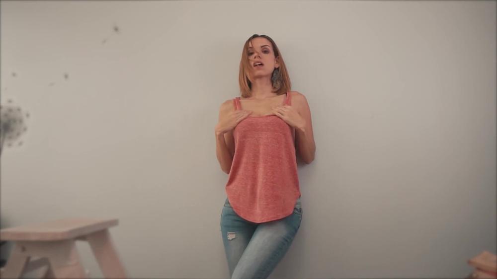 045 - Jeans Topless Tease