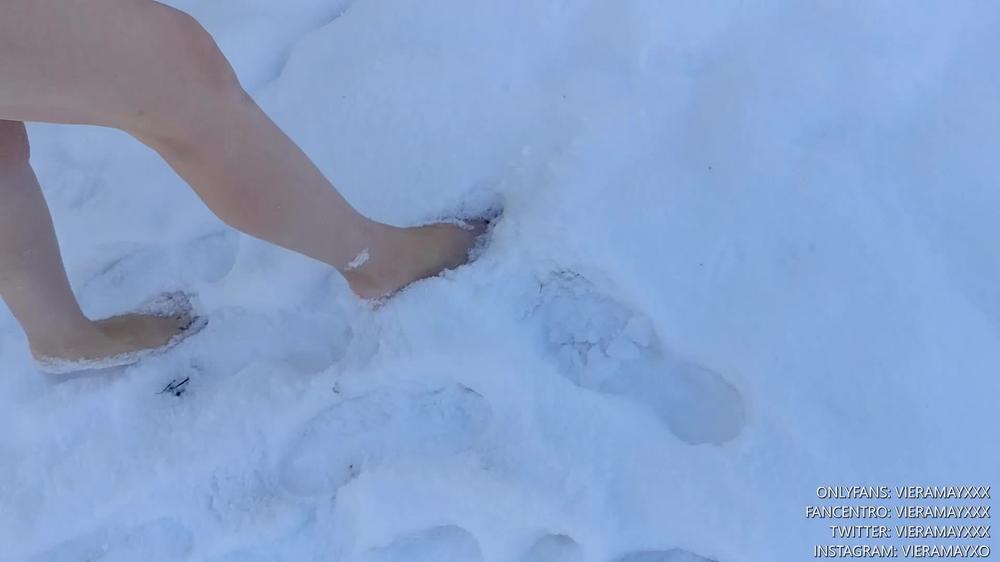 Vieramayxxx - Bikini Snow Angel And Walking Barefoot 2019-12-19