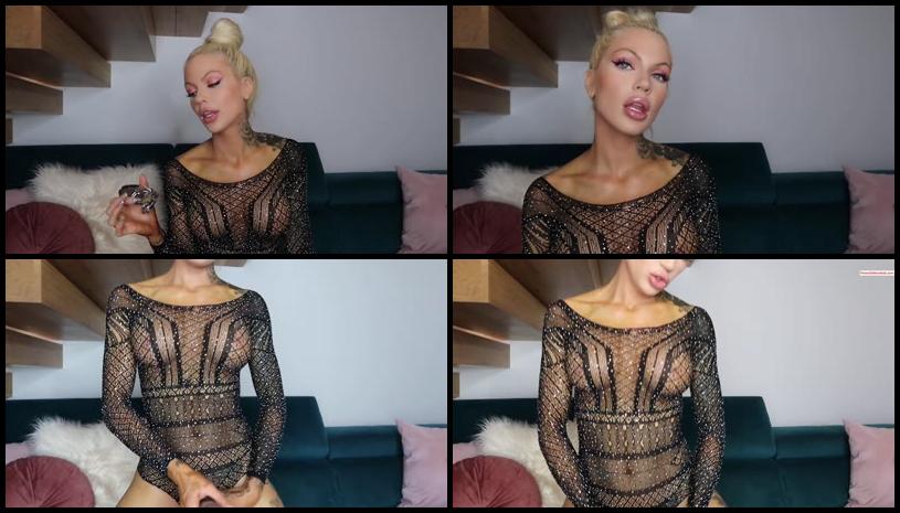 Harley Lavey Locked Up Climaxing