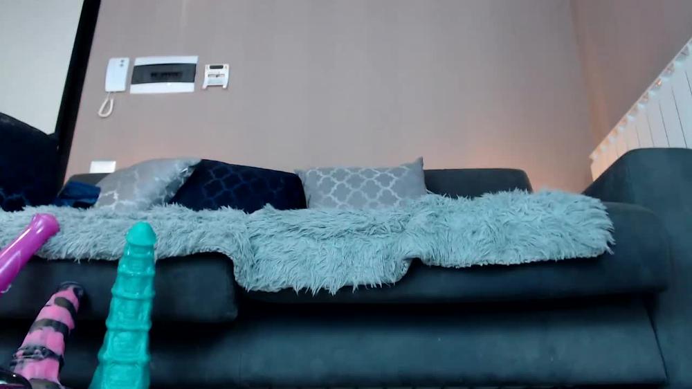 57_Naughtyelle