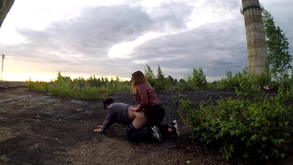 Public pegging on the roof of the boiler building.Using cum lube