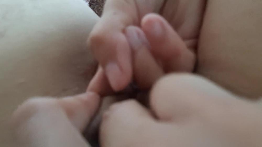 Fingered Her Unshaven Pussy During Her Period. - 1080P