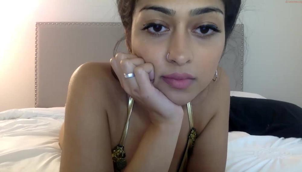 Saravunovix_12102020_2218_Female_Chaturbate (2)