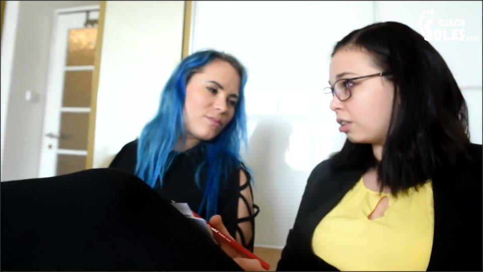 Worshiping Two Insurance Agent S Amazing Feet On A Great Deal Foot Worship High Heels Sexy Feet 1080P