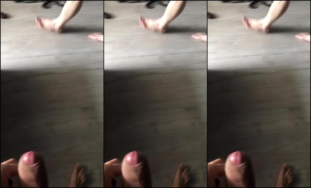Sucked two straight guys before their girls were seen
