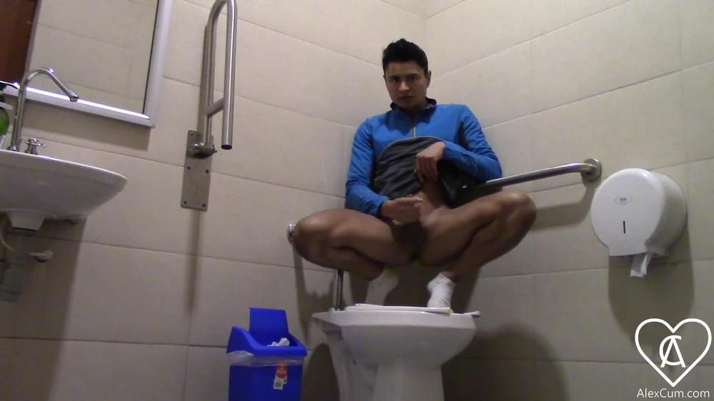 No Puede Controlarse y Hace Lo Que Esta PROHIBIDO - Alex CUM
