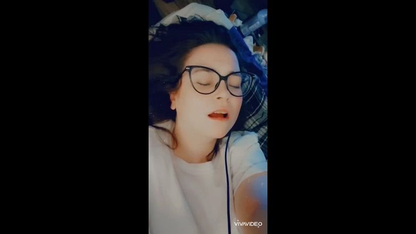Caityfoxx Girl Tries Not To Cum