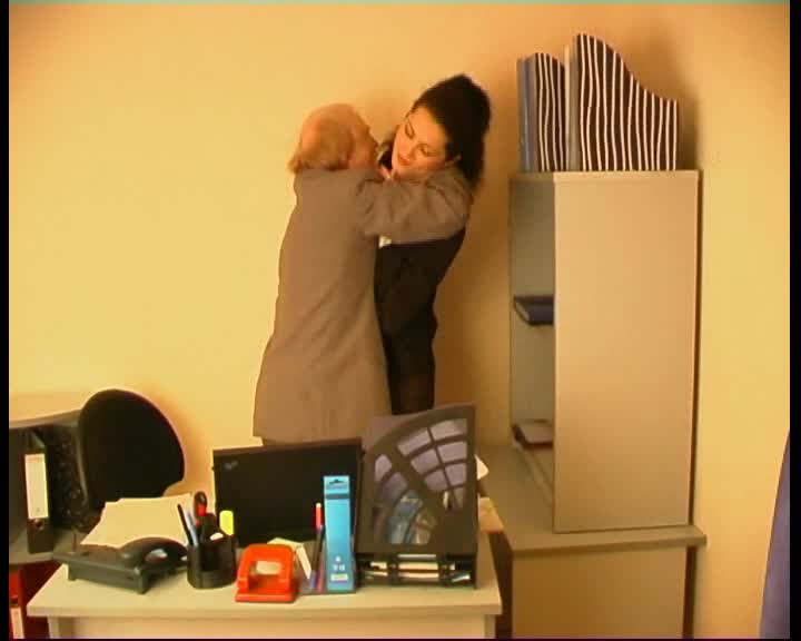 Omo012_Clip01