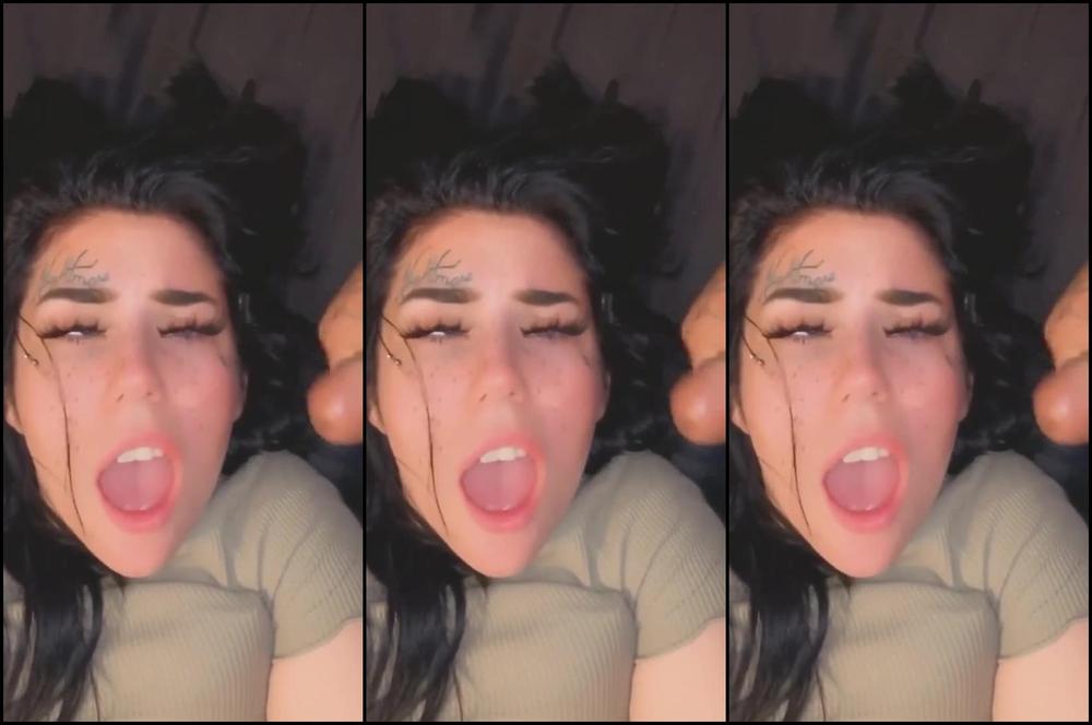 Neighbors daughter sucking me