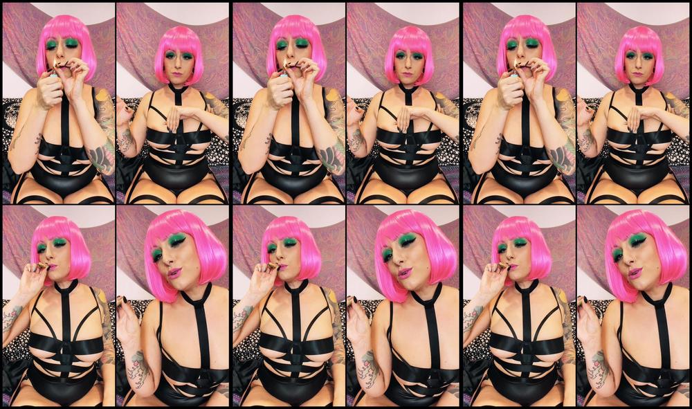 Lotuscheeks 19 12 2020 1433487815 Smoking Hot Saturday Is Exactly That Me Smoking Weed And Being Hot