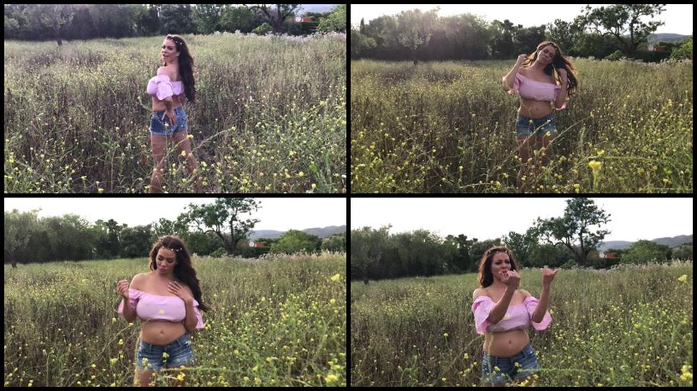Linseydawnmckenzie 11 11 2017 4845341 A Behind The Scenes Vid In A Spanish Sun Setting Field X