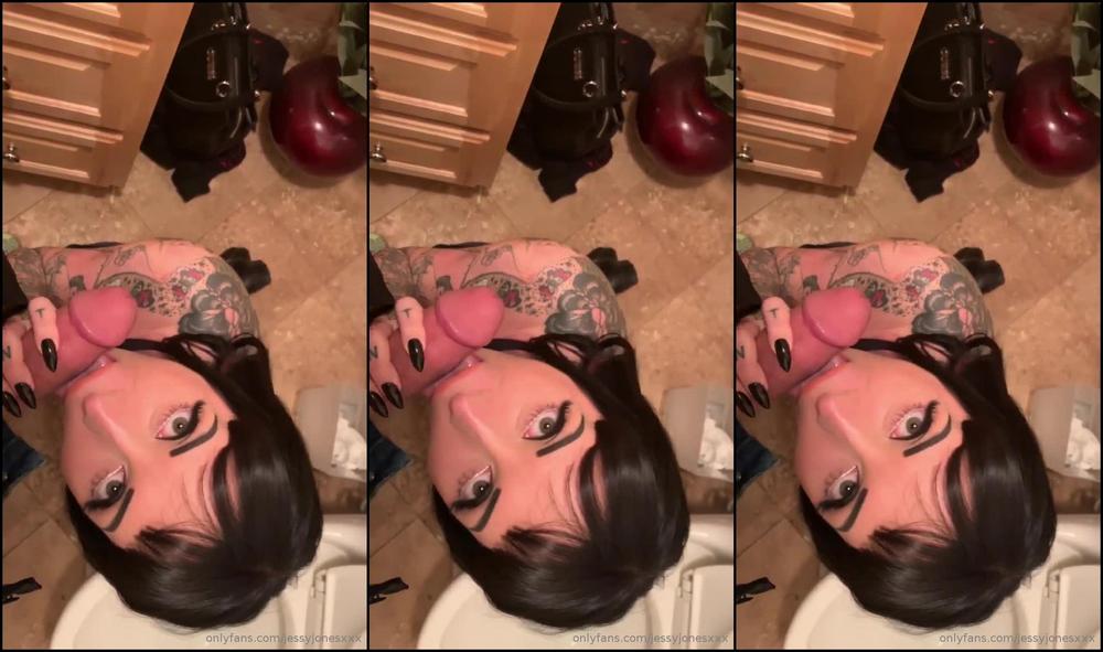 Jessyjonesxxx 2019 5335183 Bathroom Party