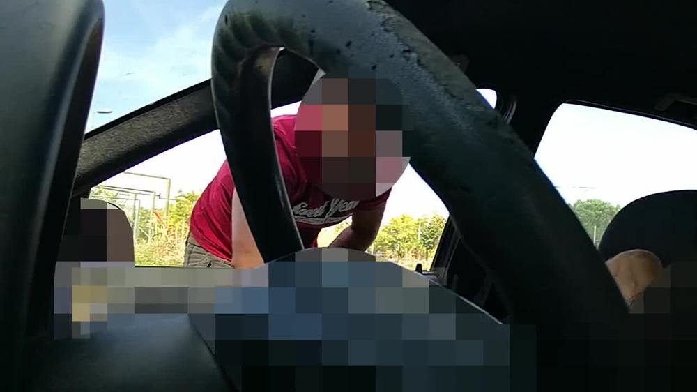 Прохожий Увидел Как Сосу Мужу В Машине, Лапал Меня, Пришлось Его Удовлетворить