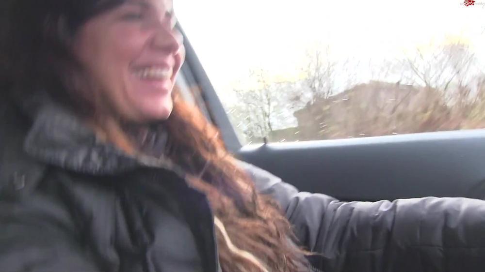 Das Erste Mal - Mein Allererster Orgasmus Beim Auto Fahren! Mit Hot-Kinky-Me