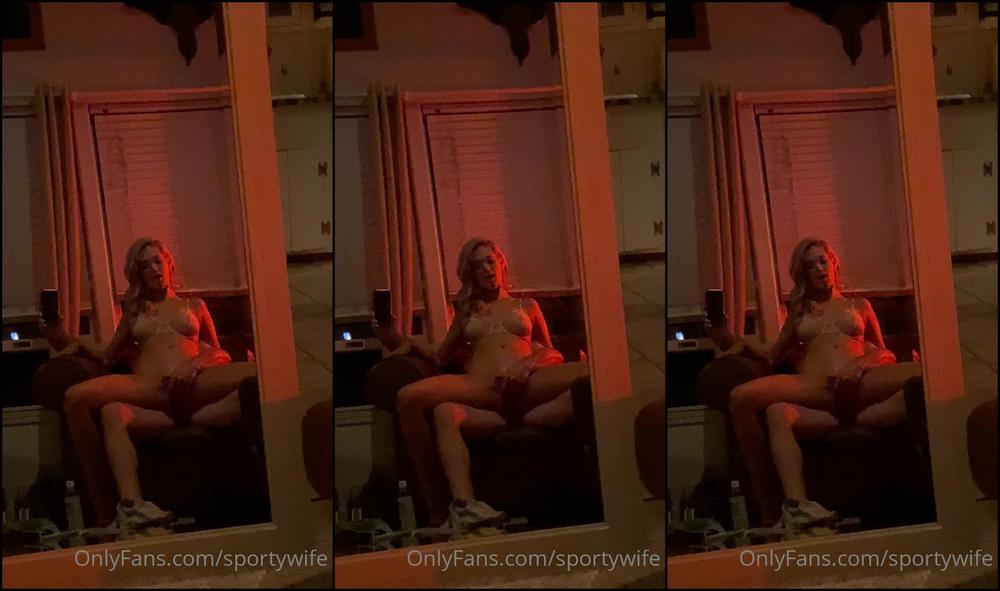Sportywife 2020 823547905 Enjoy Watching The Mirror Ridi