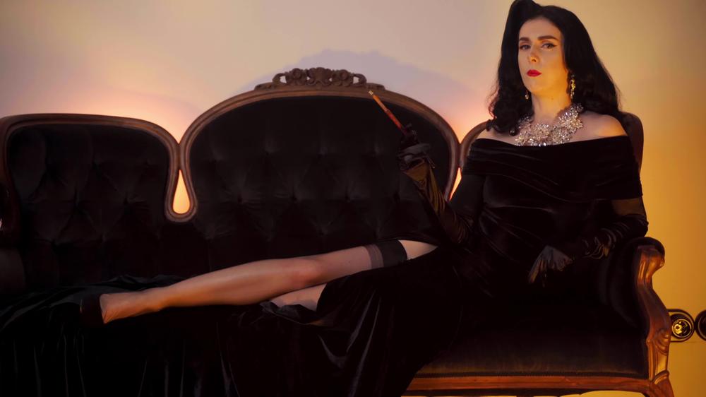 To Be A Cuckold Of A Divine Lady