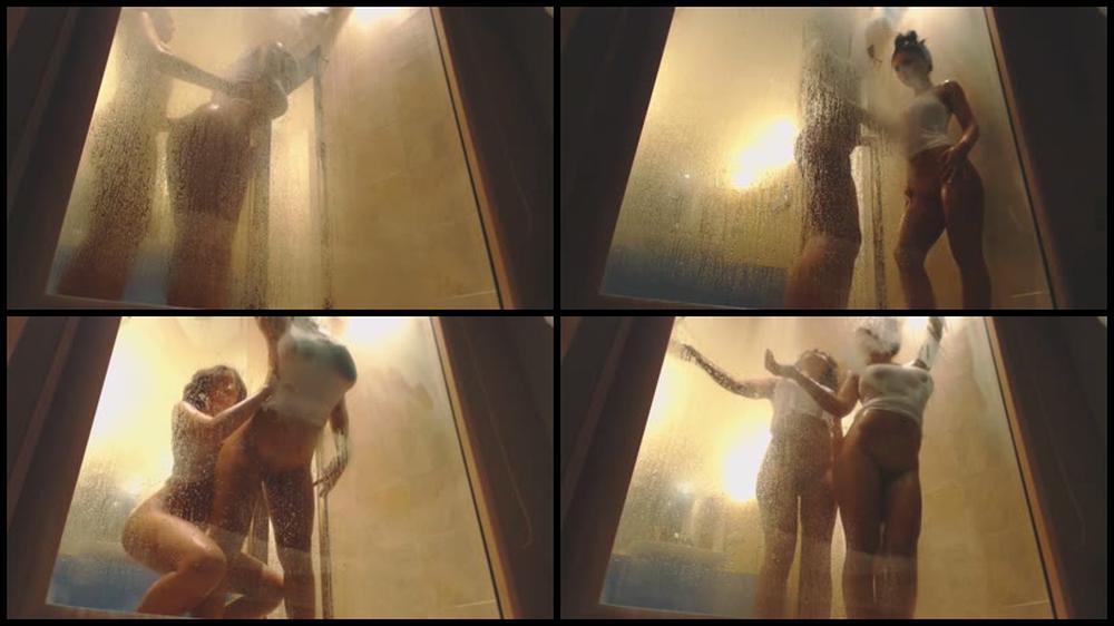 Beabeatrice Sensual Showering