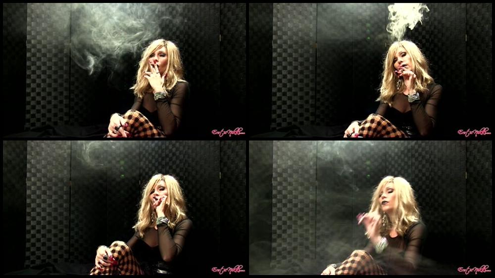 Cigar Smokes It Up 720P