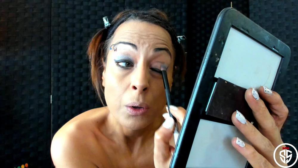 Sandisquirts Applying Makeup From Stat To Finish Manyvids