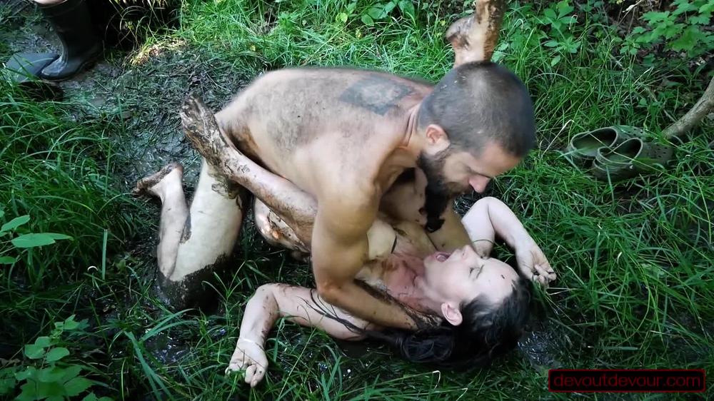Muddy Nature MILF Takes Intense Grinding On Pussy And Ass From Hairy Cock