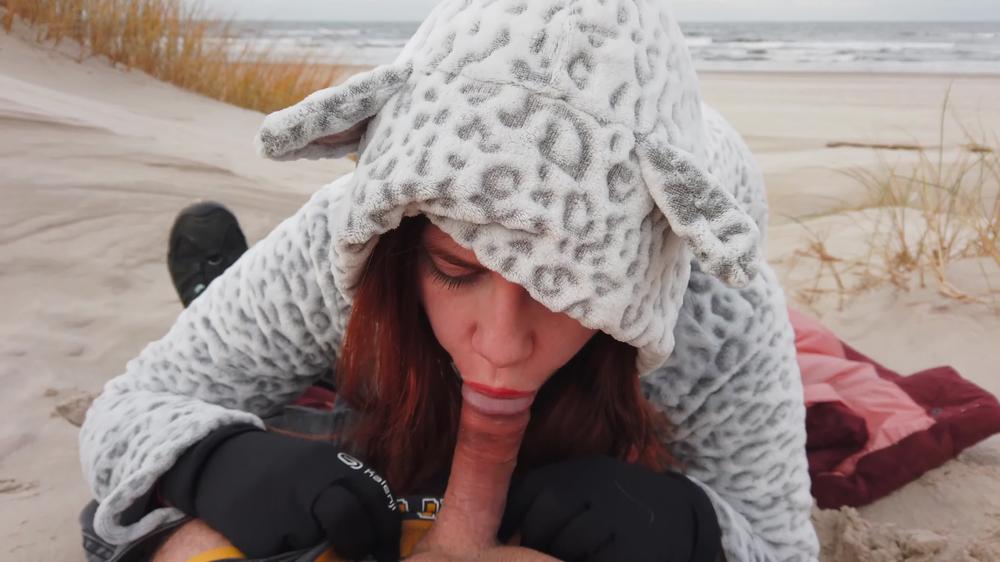 Ginger Redhead Amateur Public Cold Winter Beach Blowjob CIM & Cum Swallow