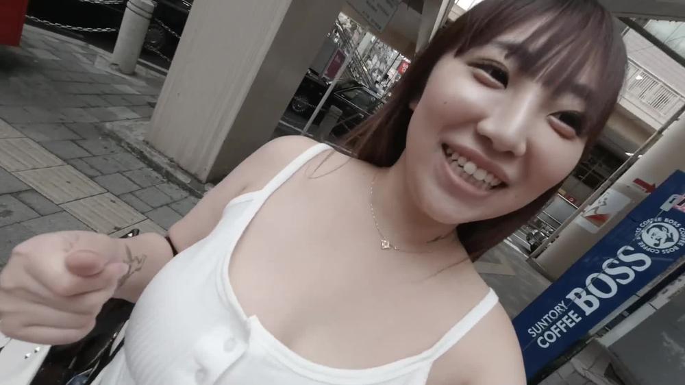 155cm K cup cute girl④Take a walk to a love hotel. She exposes her boobs a little.