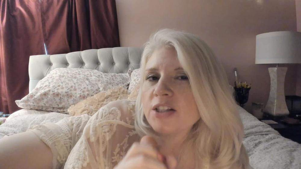 Paintedrose - Mommy Masturbates Too