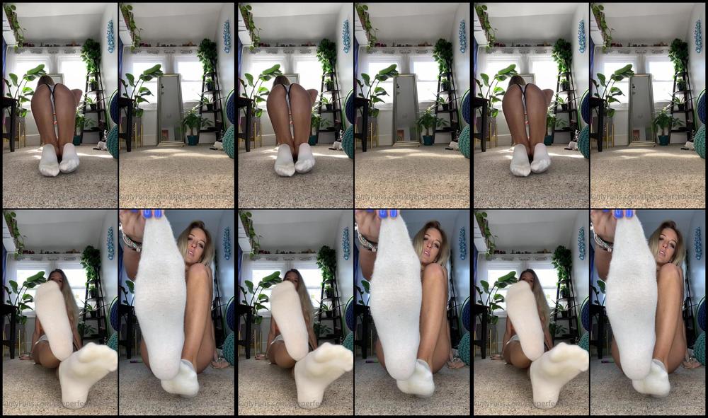 Theperfectmistress 03 10 2020 1004427587 Spooky Season Smelly White Ankle Socks