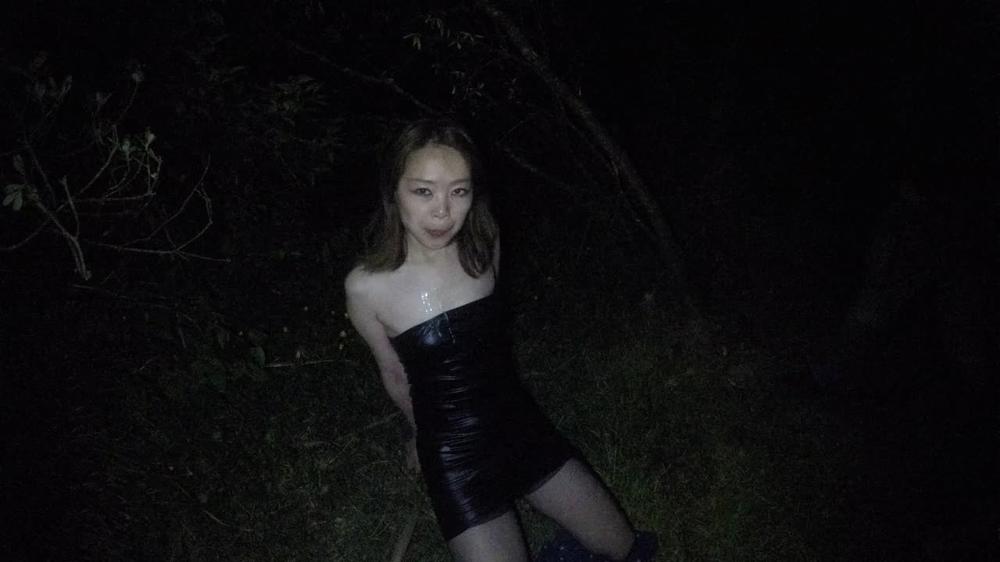 Cumonanna - Asian Wife Public Bukkake In The Park