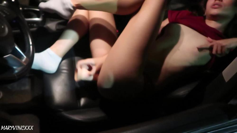Hot teen couldn't help it when she drove the car (orgasm) - MaryVincXXX