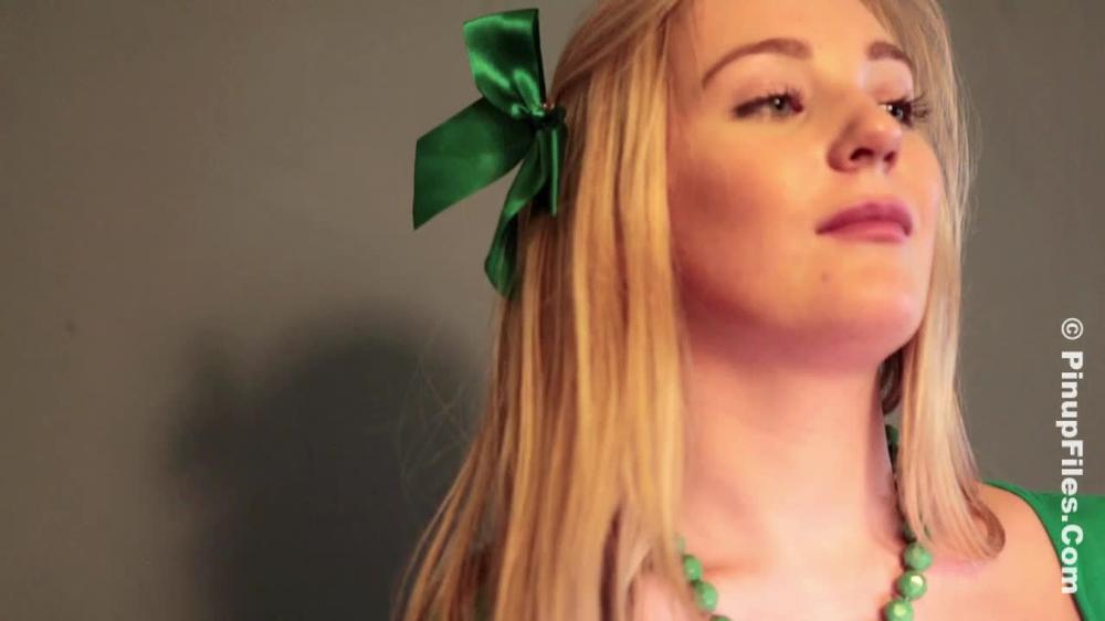 Pinupfiles - 2016.01.03 Holiday Green 3