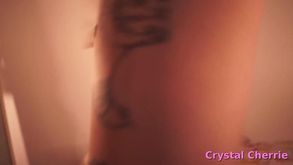 Crystal Cherrie - Airplane Challenge & Arms Prank - Manyvids