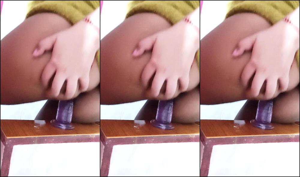 I woke up at dawn wanting to fuck my pussy - I love to suck cocks